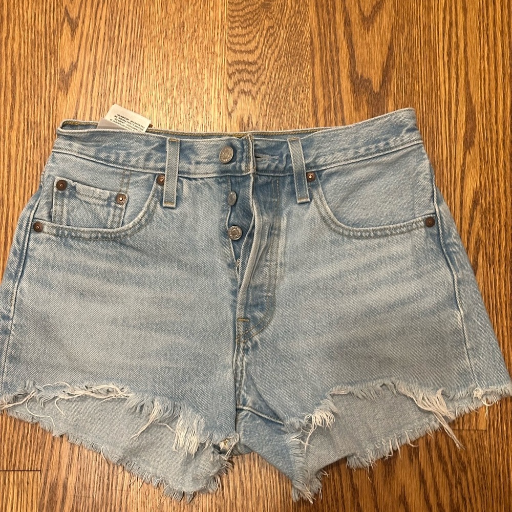 501 LEVI SHORTS LIGHT WASH